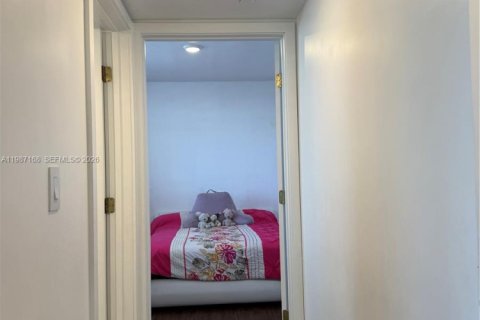 Купить кондоминиум в Бей-Харбор-Айлендс, Флорида 2 спальни, 121.24м2, № 2048931 - фото 10