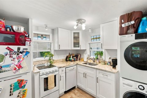 Immobilier commercial à vendre à Saint Petersburg, Floride: 3 chambres, 127.65 m2 № 2395807 - photo 8