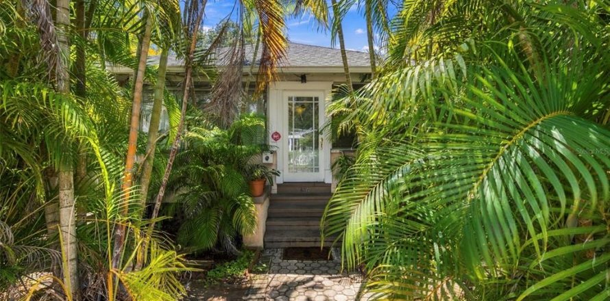 Immobilier commercial à Saint Petersburg, Floride 3 chambres, 127.65 m2 № 2395807