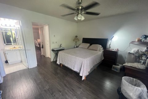 Condo in Pembroke Pines, Florida, 1 bedroom  № 1384398 - photo 5