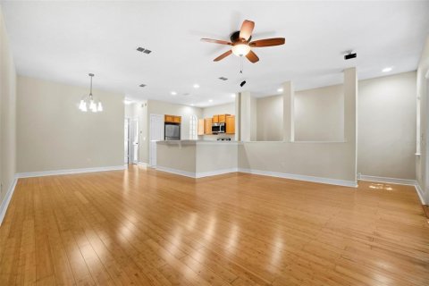 Townhouse in Tampa, Florida 2 bedrooms, 128.86 sq.m. № 1837369 - photo 13