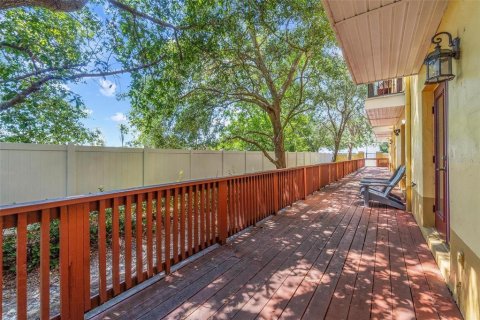 Townhouse in Tampa, Florida 2 bedrooms, 128.86 sq.m. № 1837369 - photo 23