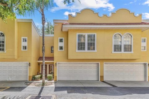 Townhouse in Tampa, Florida 2 bedrooms, 128.86 sq.m. № 1837369 - photo 1