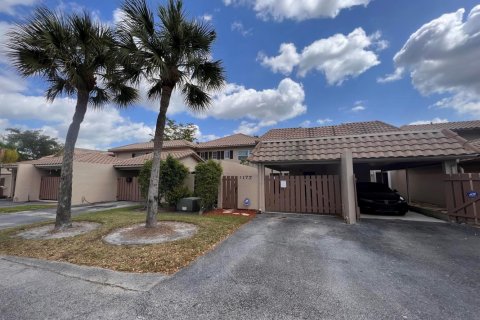 Adosado en Coral Springs, Florida 2 dormitorios, 167.22 m2 № 2242043