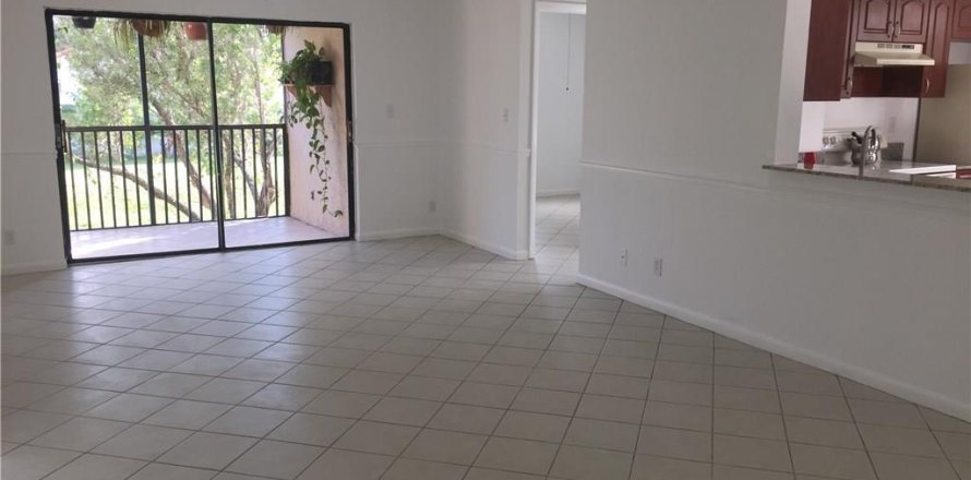 Condominio en Coral Springs, Florida, 2 dormitorios  № 2245574