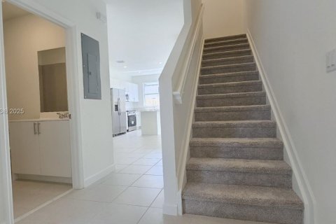 Townhouse in Homestead, Florida 3 bedrooms № 1932054 - photo 7