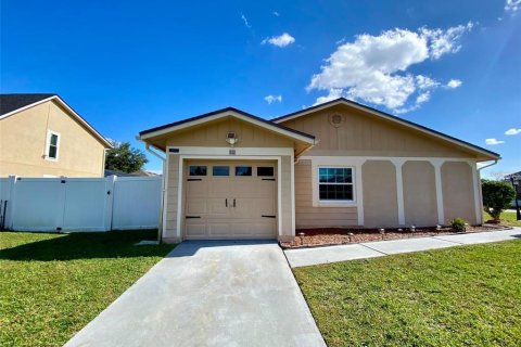 Casa en alquiler en Kissimmee, Florida, 3 dormitorios, 113.71 m2 № 1872914 - foto 1