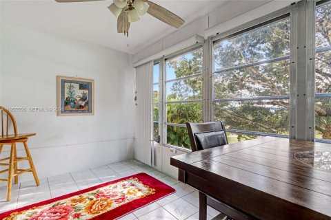 Condominio en alquiler en Margate, Florida, 1 dormitorio, 72 m2 № 2054740 - foto 17