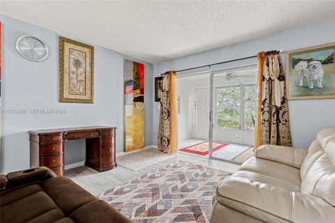 Condominio en alquiler en Margate, Florida, 1 dormitorio, 72 m2 № 2054740 - foto 9