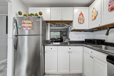 Condominio en alquiler en Margate, Florida, 1 dormitorio, 72 m2 № 2054740 - foto 4