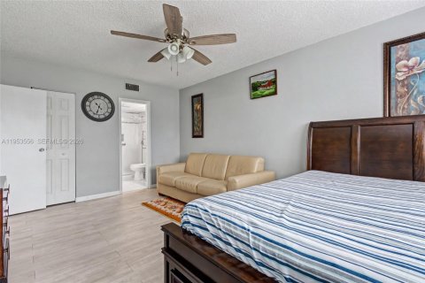 Condominio en alquiler en Margate, Florida, 1 dormitorio, 72 m2 № 2054740 - foto 14