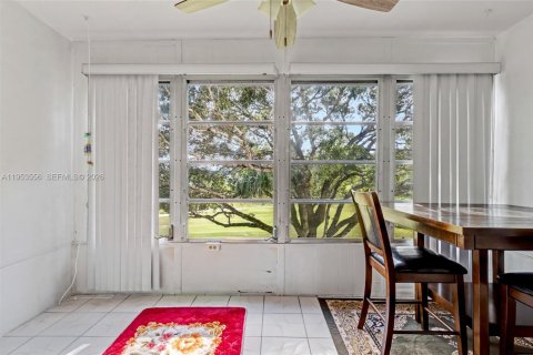 Condominio en alquiler en Margate, Florida, 1 dormitorio, 72 m2 № 2054740 - foto 16