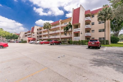 Condominio en alquiler en Margate, Florida, 1 dormitorio, 72 m2 № 2054740 - foto 30