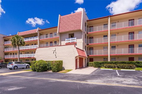 Condominio en Margate, Florida, 1 dormitorio  № 2054740