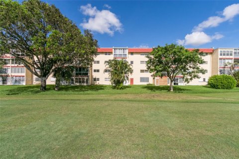 Condominio en alquiler en Margate, Florida, 1 dormitorio, 72 m2 № 2054740 - foto 23