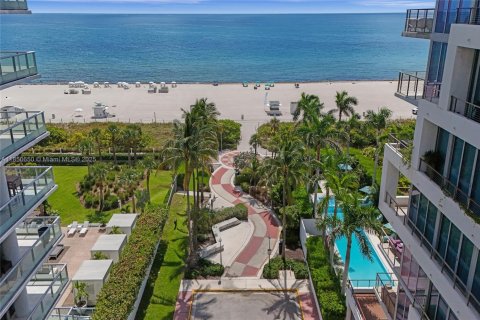 Купить кондоминиум в Майами-Бич, Флорида 31.59м2, № 2053456 - фото 2
