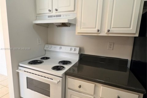 Copropriété à vendre à Pembroke Pines, Floride: 1 chambre, 58.34 m2 № 2042060 - photo 18