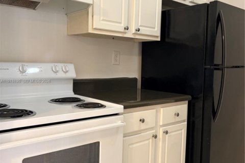 Copropriété à vendre à Pembroke Pines, Floride: 1 chambre, 58.34 m2 № 2042060 - photo 15