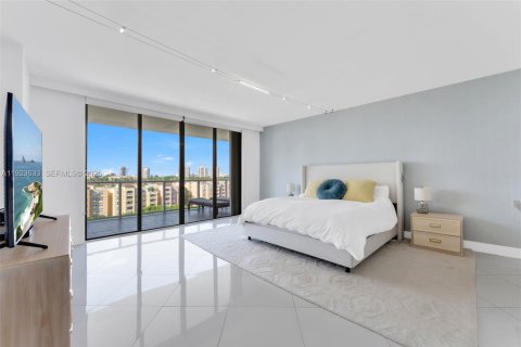 Copropriété à vendre à Aventura, Floride: 4 chambres, 219.25 m2 № 1982073 - photo 2