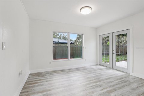 House in Temple Terrace, Florida 3 bedrooms, 154.87 sq.m. № 1801300 - photo 15