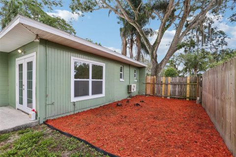 House in Temple Terrace, Florida 3 bedrooms, 154.87 sq.m. № 1801300 - photo 27