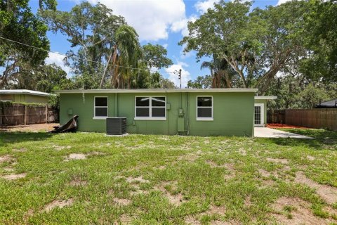 House in Temple Terrace, Florida 3 bedrooms, 154.87 sq.m. № 1801300 - photo 30