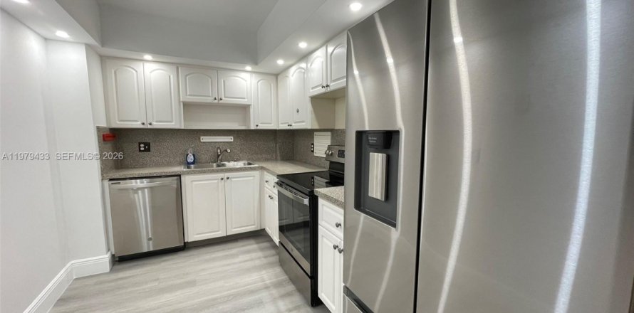 Condo à Hollywood, Floride, 2 chambres  № 2046462