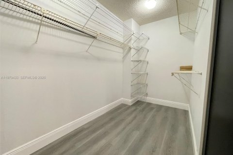 Copropriété à louer à Hollywood, Floride: 2 chambres, 105.63 m2 № 2046462 - photo 13