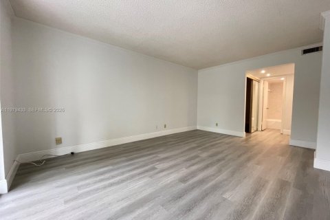 Copropriété à louer à Hollywood, Floride: 2 chambres, 105.63 m2 № 2046462 - photo 12