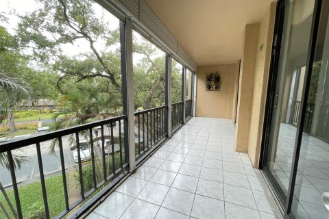Copropriété à louer à Hollywood, Floride: 2 chambres, 105.63 m2 № 2046462 - photo 6