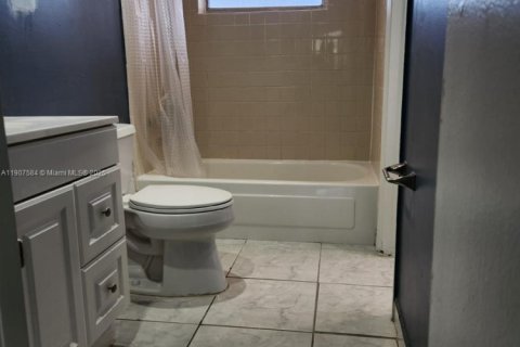 Apartamento en alquiler en Miami, Florida, 1 dormitorio, 65.03 m2 № 2012521 - foto 8