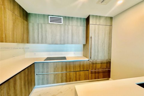Copropriété à vendre à Sunny Isles Beach, Floride: 2 chambres, 126.44 m2 № 1985475 - photo 16