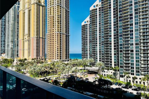 Copropriété à vendre à Sunny Isles Beach, Floride: 2 chambres, 126.44 m2 № 1985475 - photo 2