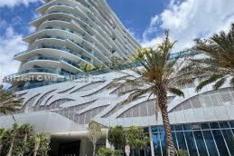 Copropriété à vendre à Sunny Isles Beach, Floride: 2 chambres, 126.44 m2 № 1985475 - photo 1