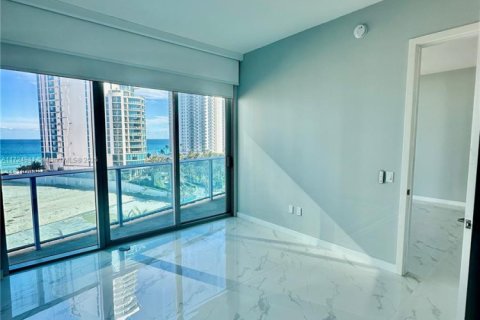 Copropriété à vendre à Sunny Isles Beach, Floride: 2 chambres, 126.44 m2 № 1985475 - photo 21