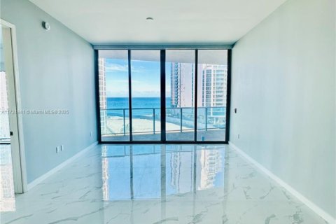 Copropriété à vendre à Sunny Isles Beach, Floride: 2 chambres, 126.44 m2 № 1985475 - photo 24
