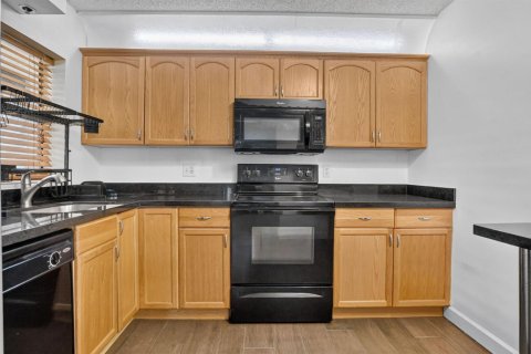Купить кондоминиум в Бока-Ратон, Флорида 6 комнат, 89.56м2, № 2083588 - фото 13