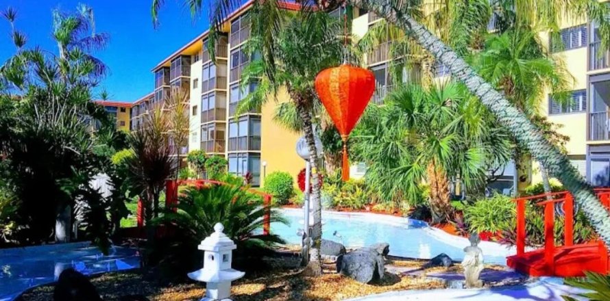 Condominio en Pompano Beach, Florida, 2 dormitorios  № 2240554