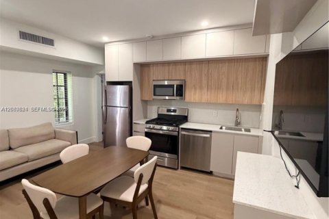 Copropriété à louer à Miami Beach, Floride: 1 chambre, 49.7 m2 № 2368181 - photo 2
