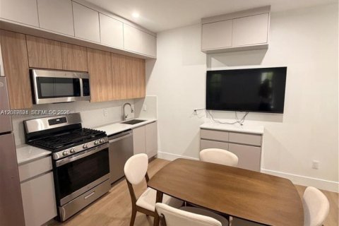 Condo à Miami Beach, Floride, 1 chambre  № 2368181