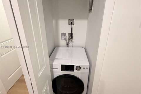 Copropriété à louer à Miami Beach, Floride: 1 chambre, 49.7 m2 № 2368181 - photo 6