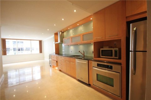 Adosado en venta en Miami Beach, Florida, 1 dormitorio, 79.9 m2 № 2086570 - foto 5