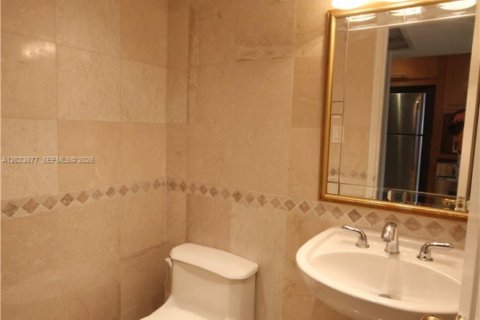 Adosado en venta en Miami Beach, Florida, 1 dormitorio, 79.9 m2 № 2086570 - foto 18