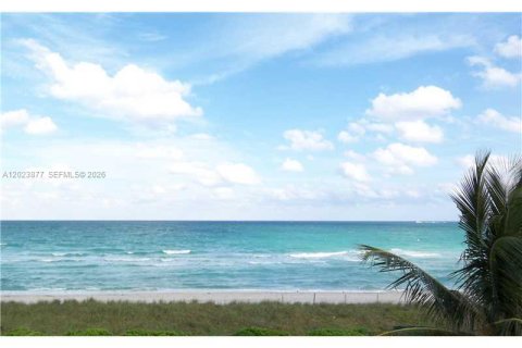 Adosado en venta en Miami Beach, Florida, 1 dormitorio, 79.9 m2 № 2086570 - foto 26