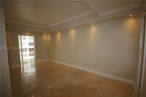 Adosado en venta en Miami Beach, Florida, 1 dormitorio, 79.9 m2 № 2086570 - foto 11
