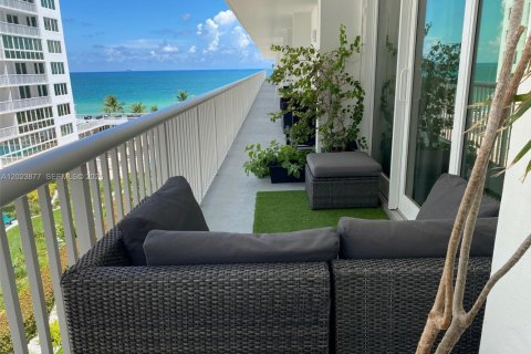 Adosado en venta en Miami Beach, Florida, 1 dormitorio, 79.9 m2 № 2086570 - foto 24