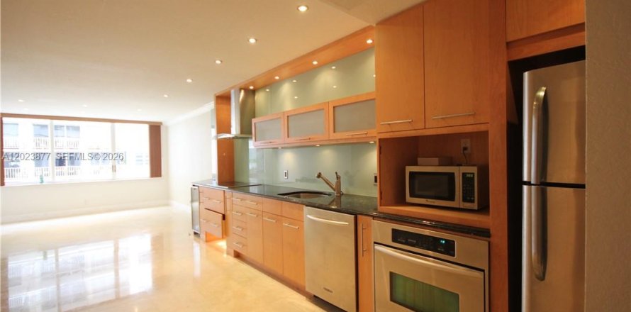 Adosado en Miami Beach, Florida 1 dormitorio, 79.9 m2 № 2086570