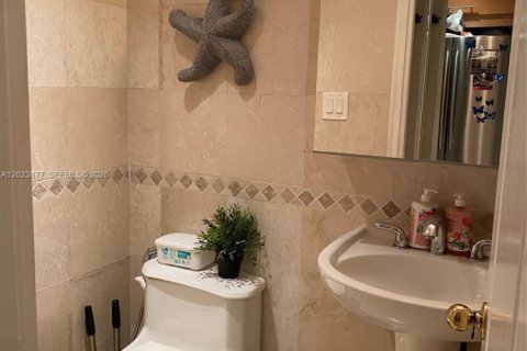 Adosado en venta en Miami Beach, Florida, 1 dormitorio, 79.9 m2 № 2086570 - foto 19