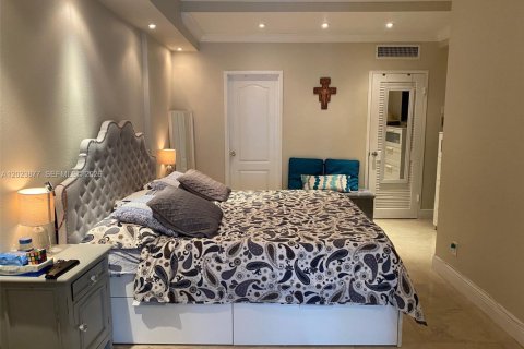 Adosado en venta en Miami Beach, Florida, 1 dormitorio, 79.9 m2 № 2086570 - foto 8