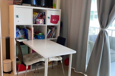 Adosado en venta en Miami Beach, Florida, 1 dormitorio, 79.9 m2 № 2086570 - foto 16